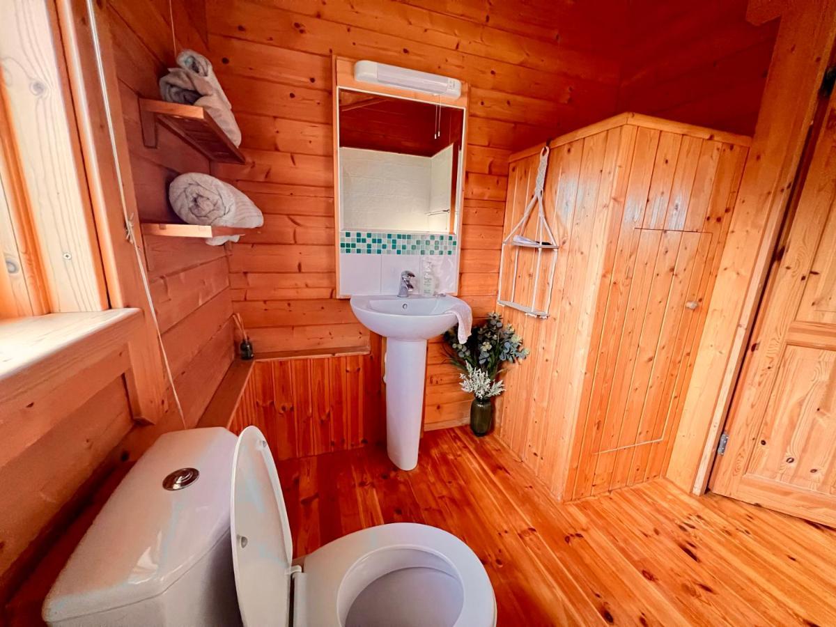 Lake Pochard, Oak Lodge South Cerney Extérieur photo